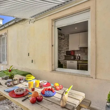 Le Refuge Avec Terrasse Et Jardin, En Plein Centre-ville, Gare 5 Minutes A Pieds Apartment *